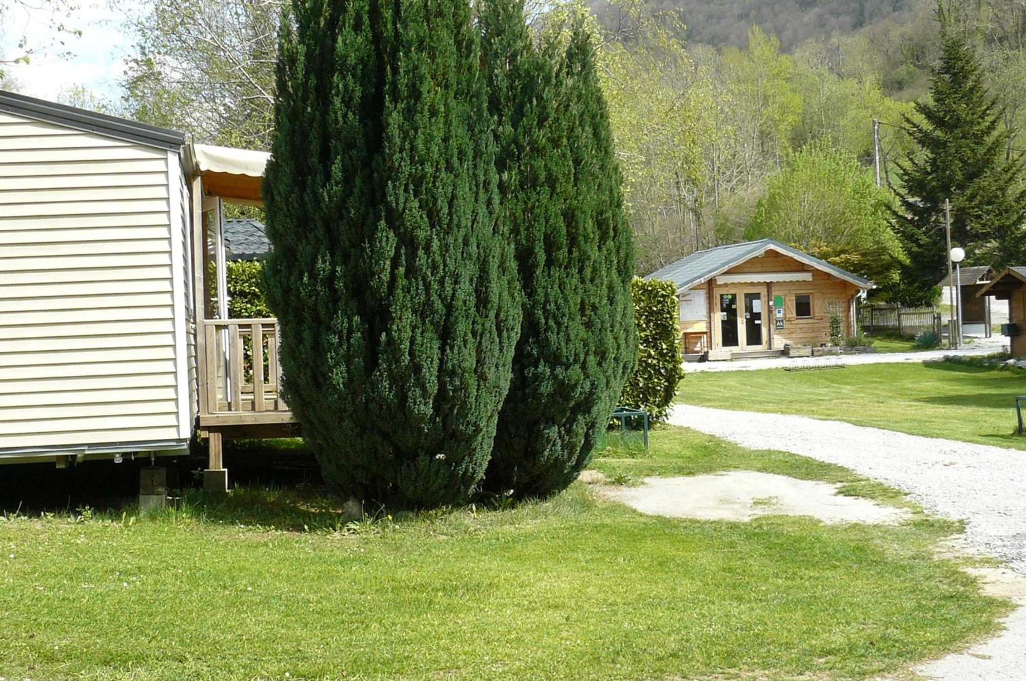 Camping Le Rey Louvie Juzon ภายนอก รูปภาพ