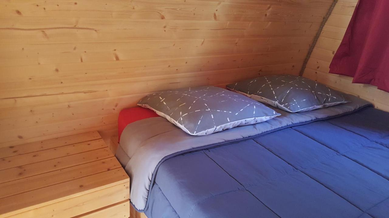 Camping Le Rey Louvie Juzon ภายนอก รูปภาพ